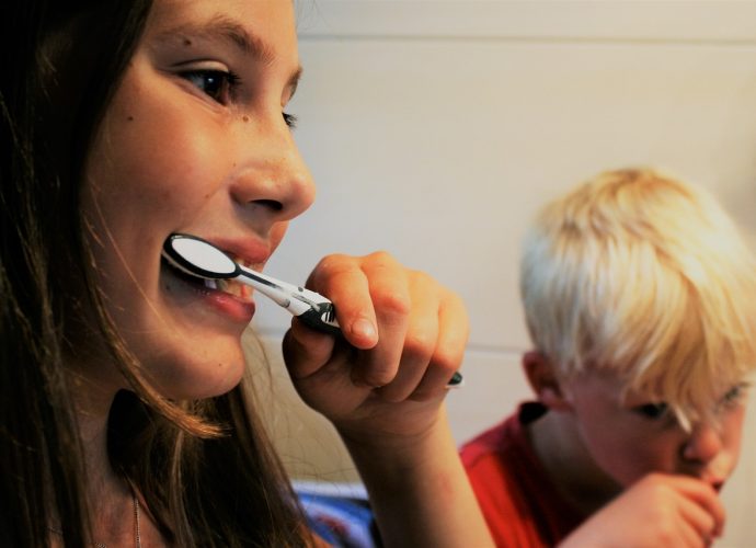 Wybielanie zębów - obalamy popularne mity